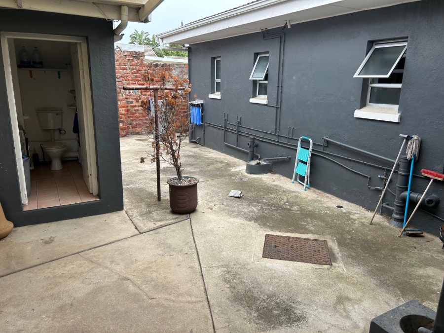 To Let 4 Bedroom Property for Rent in Mill Park Eastern Cape